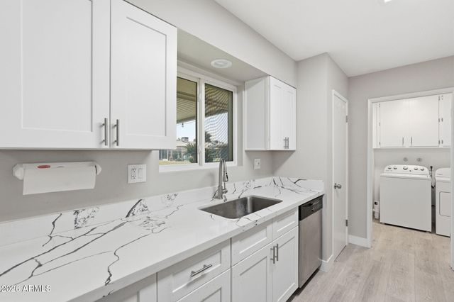 10411 W Prairie Hills Circle W 22, Sun City, AZ 85351