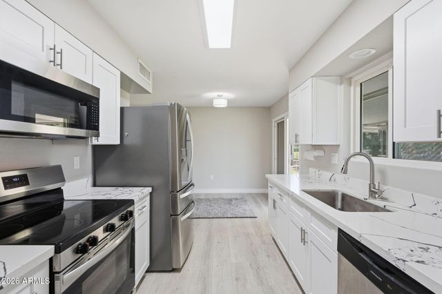 10411 W Prairie Hills Circle W 22, Sun City, AZ 85351