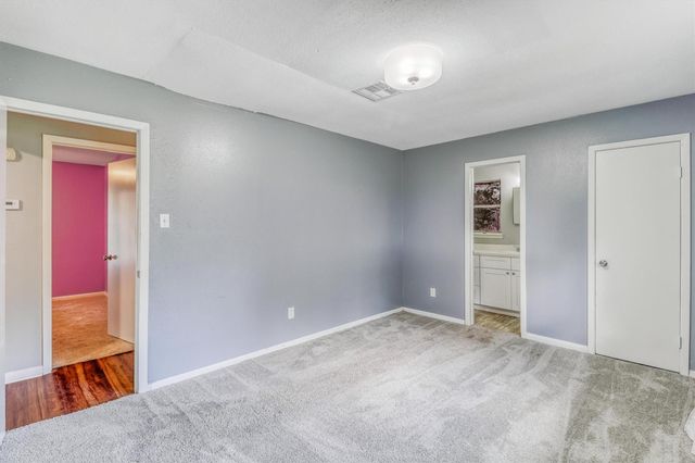 1323 W Donovan Street, Houston, TX 77091