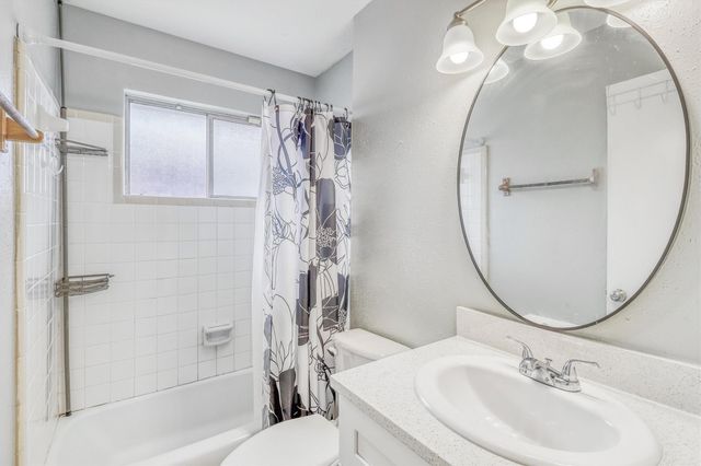 1323 W Donovan Street, Houston, TX 77091