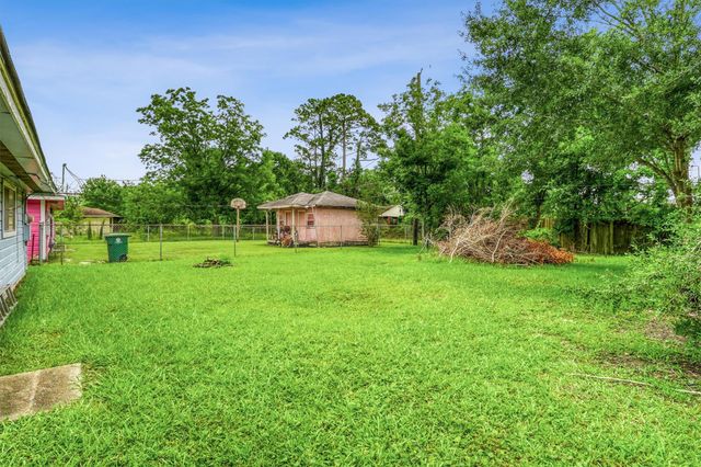 1323 W Donovan Street, Houston, TX 77091