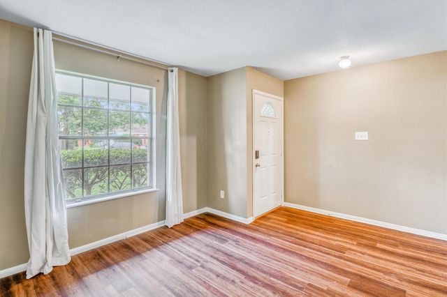 1323 W Donovan Street, Houston, TX 77091