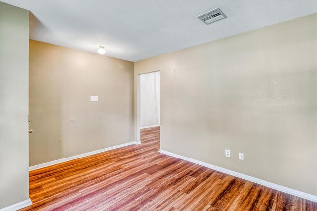 1323 W Donovan Street, Houston, TX 77091