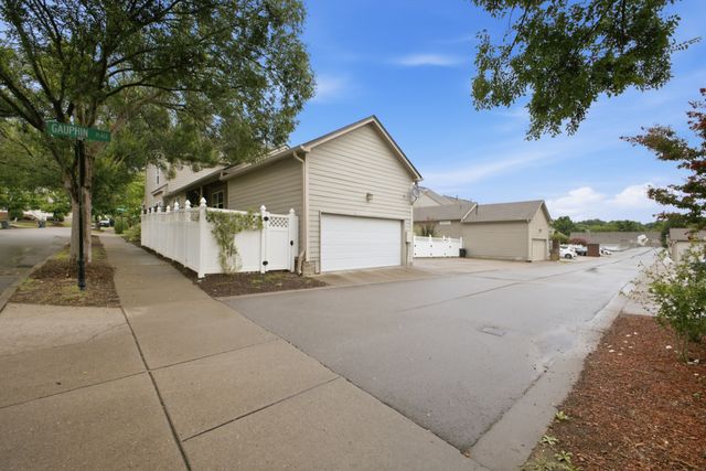 9000 Rigden Mill Dr, Nashville, TN 37211