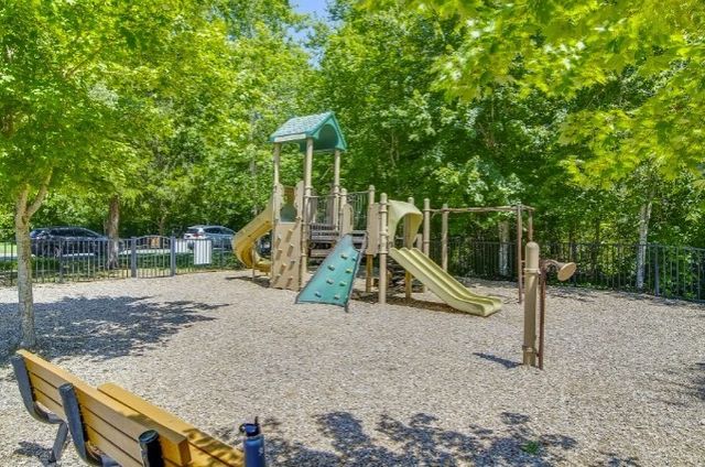 9000 Rigden Mill Dr, Nashville, TN 37211