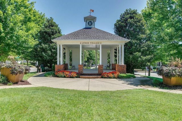 9000 Rigden Mill Dr, Nashville, TN 37211