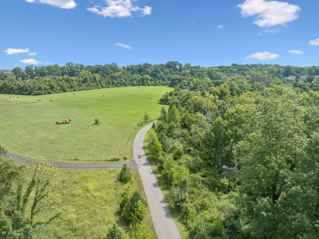 9000 Rigden Mill Dr, Nashville, TN 37211