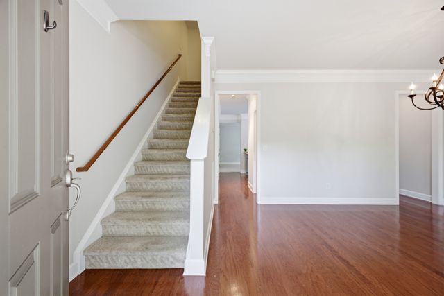 9000 Rigden Mill Dr, Nashville, TN 37211