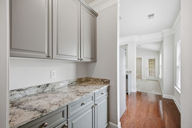 9000 Rigden Mill Dr, Nashville, TN 37211