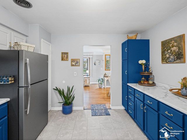 3481 Watkins Lake Road, Waterford Twp, MI 48328