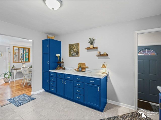 3481 Watkins Lake Road, Waterford Twp, MI 48328