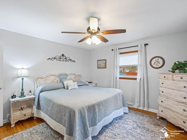 3481 Watkins Lake Road, Waterford Twp, MI 48328