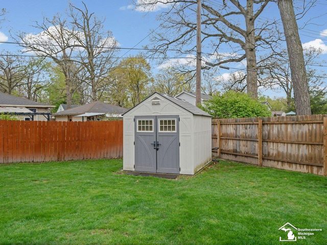 3481 Watkins Lake Road, Waterford Twp, MI 48328