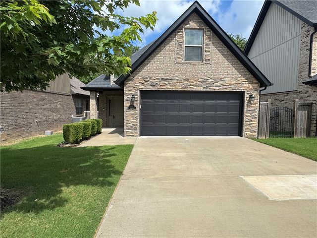 1802 SW Riverstone Road, Bentonville, AR 72713