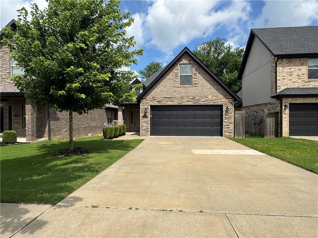 1802 SW Riverstone Road, Bentonville, AR 72713