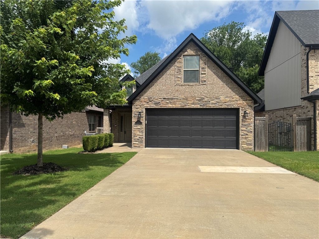 1802 SW Riverstone Road, Bentonville, AR 72713