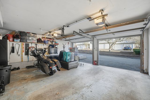 84 Staffordshire Commons Drive 84, Wallingford, CT 06492