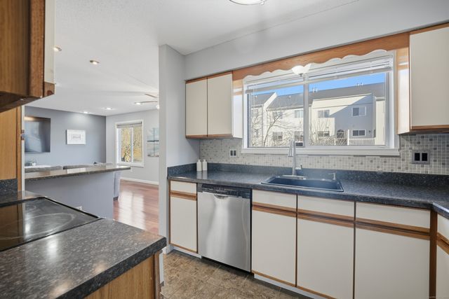 84 Staffordshire Commons Drive 84, Wallingford, CT 06492