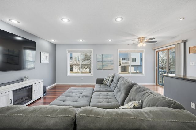 84 Staffordshire Commons Drive 84, Wallingford, CT 06492