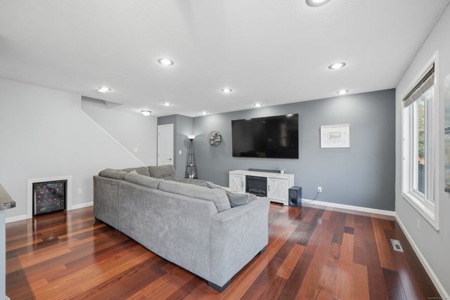 84 Staffordshire Commons Drive 84, Wallingford, CT 06492