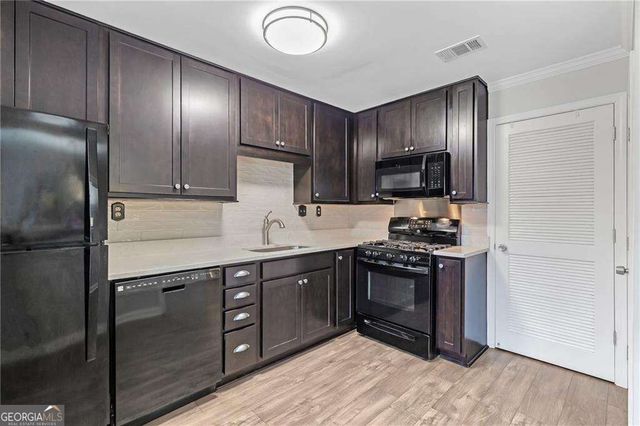 12 Surry County Place NW, Atlanta, GA 30318