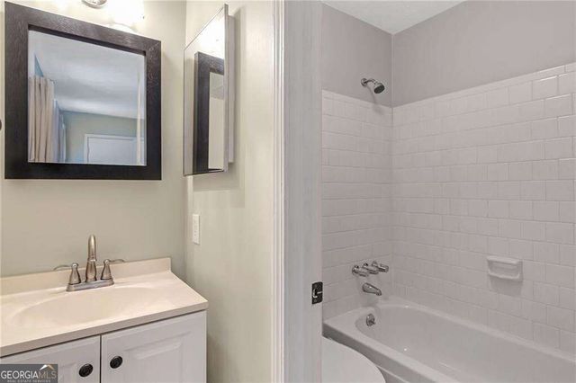 12 Surry County Place NW, Atlanta, GA 30318