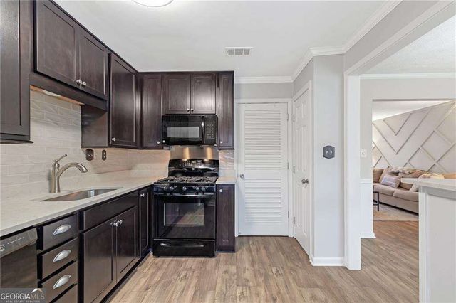 12 Surry County Place NW, Atlanta, GA 30318