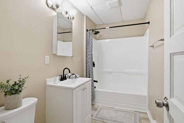 57-59 Pomona St, Springfield, MA 01108