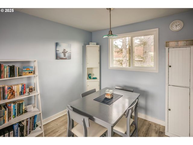 2233 BEACH Dr 40, Seaside, OR 97138