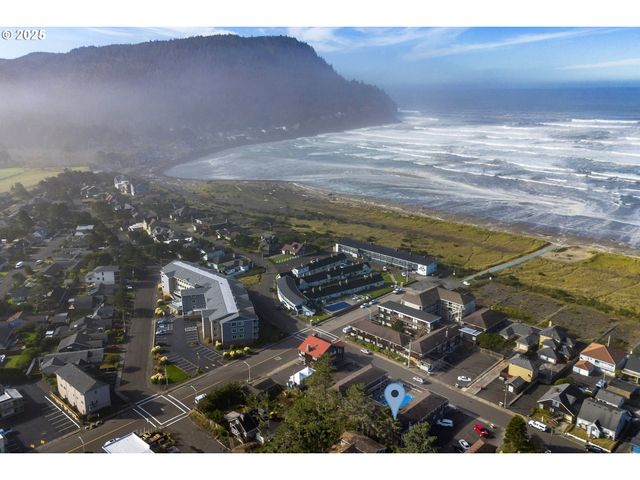 2233 BEACH Dr 40, Seaside, OR 97138