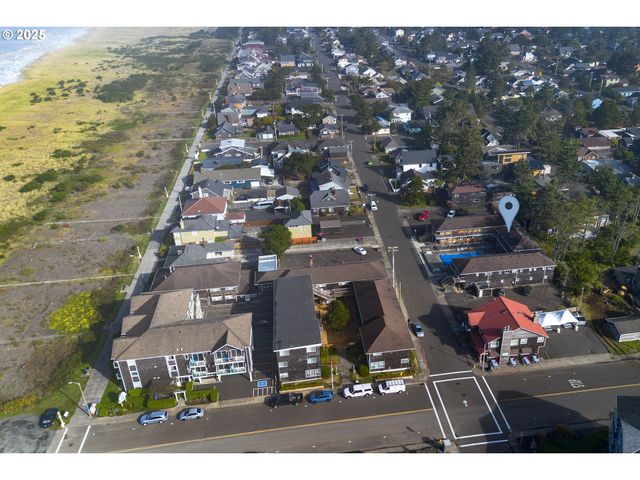 2233 BEACH Dr 40, Seaside, OR 97138