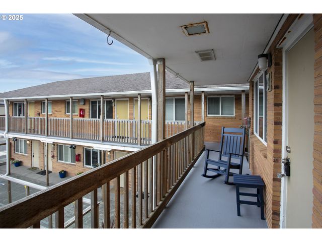 2233 BEACH Dr 40, Seaside, OR 97138