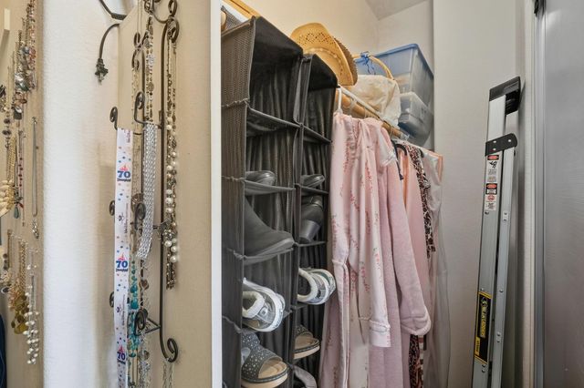 8890 Wheelton Rd, Elk Grove, CA 95624