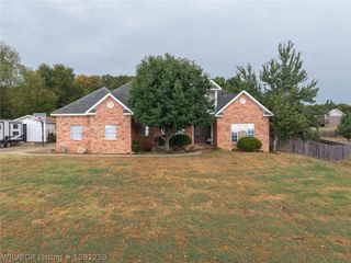 3201 Rosewood Lane, Van Buren, AR 72956