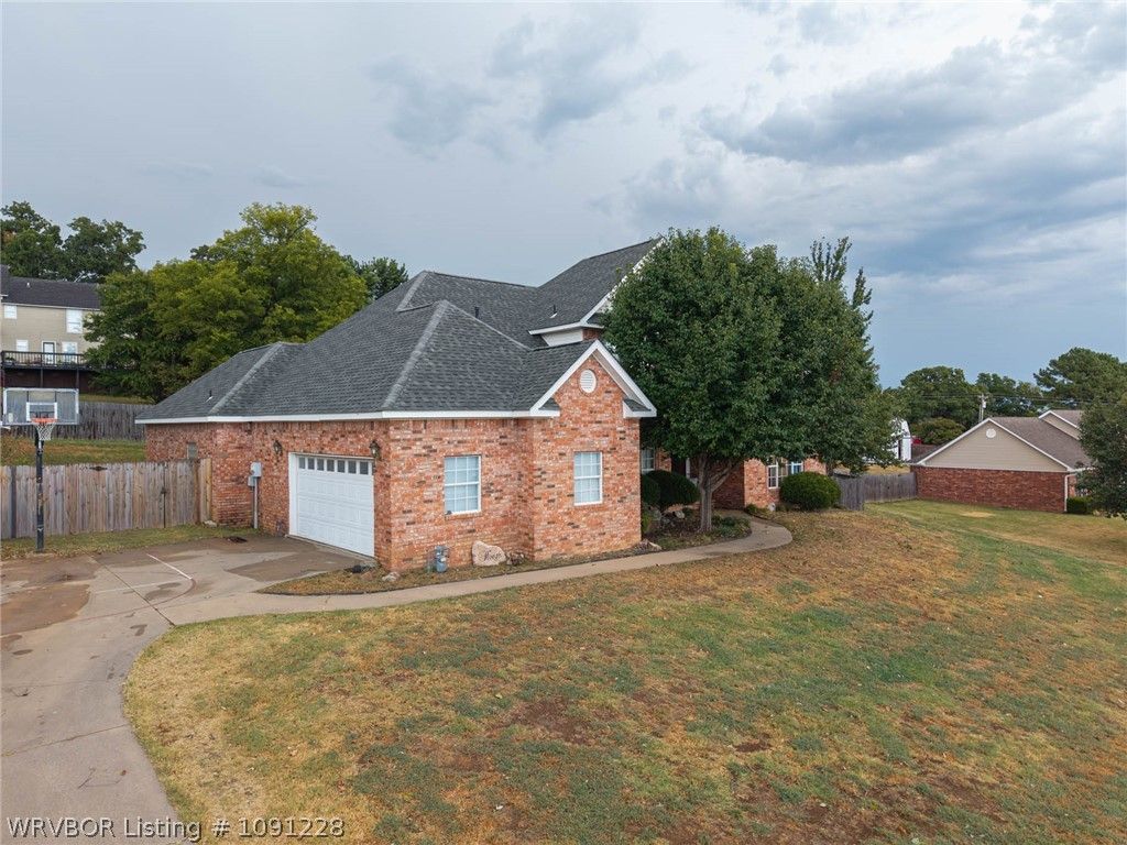 3201 Rosewood Lane 3201 Rosewood Lane
