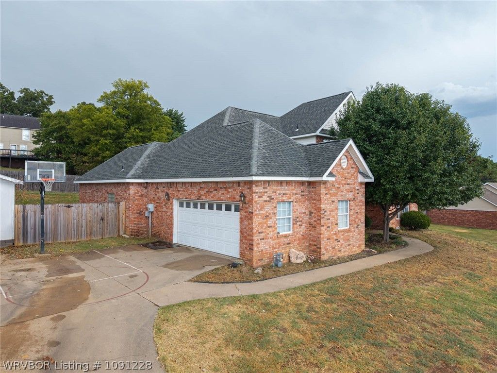 3201 Rosewood Lane 3201 Rosewood Lane