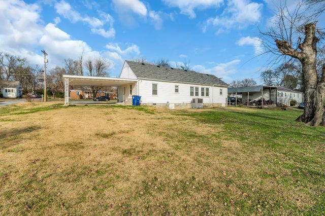 208 Hickory Dr, Shelbyville, TN 37160