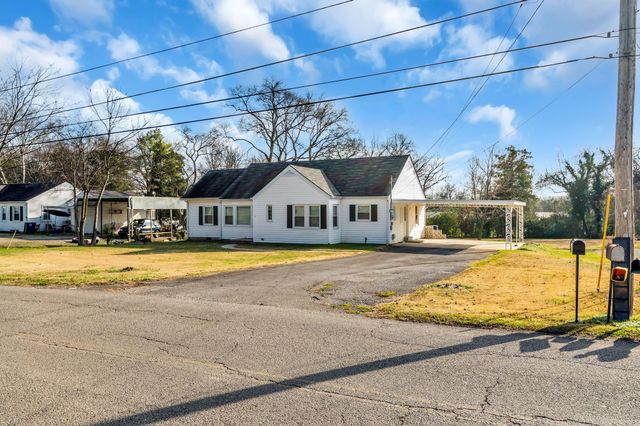 208 Hickory Dr, Shelbyville, TN 37160