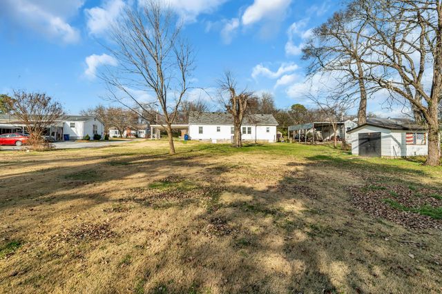 208 Hickory Dr, Shelbyville, TN 37160