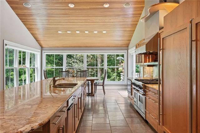 52 Timberhill Dr, Sewickley Heights, PA 15143