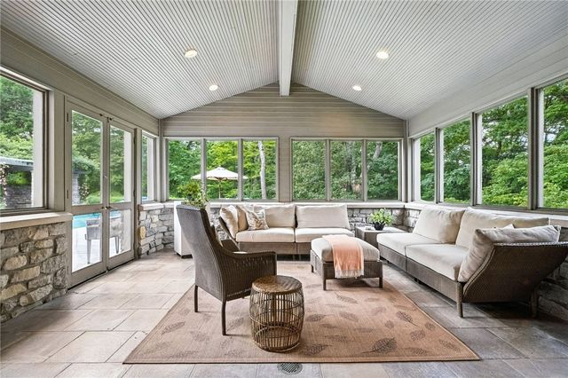 52 Timberhill Dr, Sewickley Heights, PA 15143