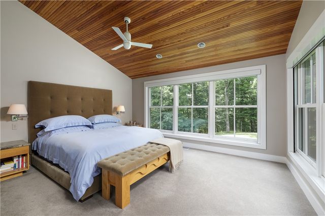 52 Timberhill Dr, Sewickley Heights, PA 15143