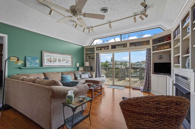 310 37th Ave. N, North Myrtle Beach, SC 29582