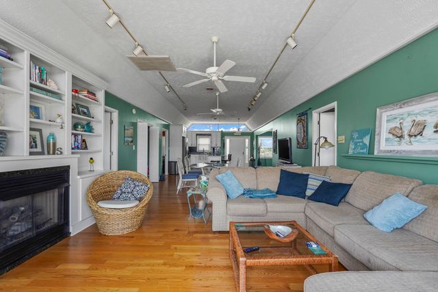 310 37th Ave. N, North Myrtle Beach, SC 29582