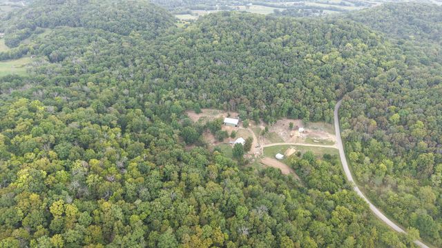 1100 Snake Hollow Rd, Hartsville, TN 37074