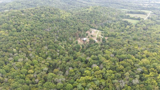 1100 Snake Hollow Rd, Hartsville, TN 37074