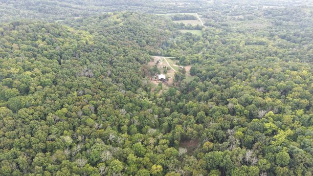 1100 Snake Hollow Rd, Hartsville, TN 37074