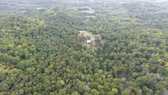 1100 Snake Hollow Rd, Hartsville, TN 37074