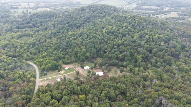 1100 Snake Hollow Rd, Hartsville, TN 37074