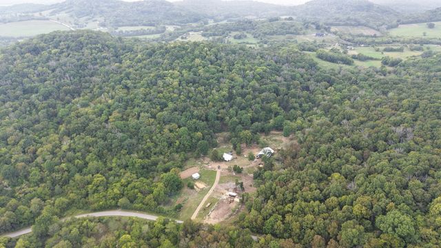 1100 Snake Hollow Rd, Hartsville, TN 37074